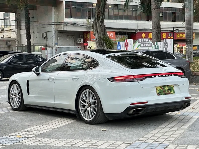 保时捷帕拉梅拉 内饰前排