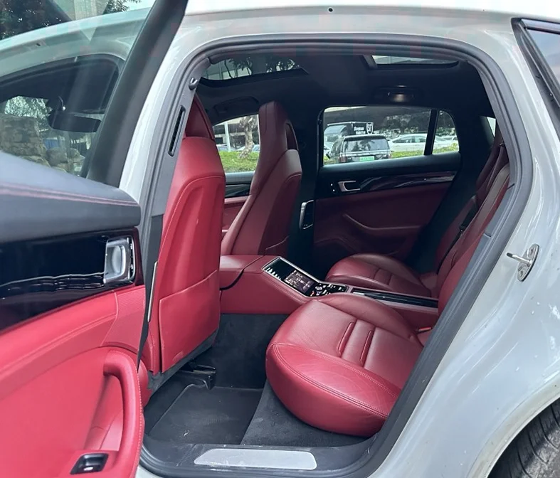 保时捷帕拉梅拉 后面外观二