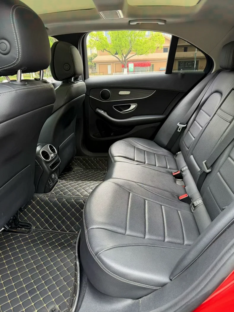 奔驰C 正面外观三