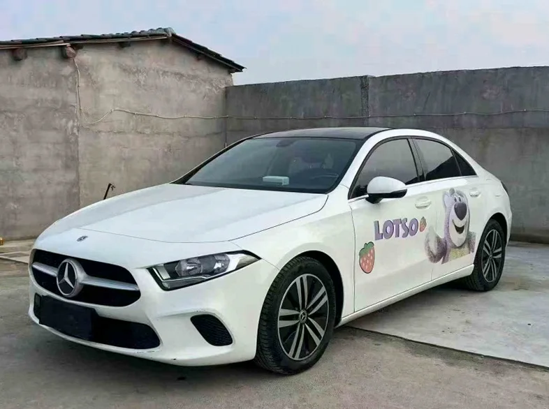 奔驰A 正面外观二