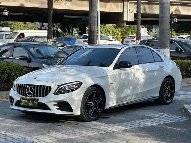 奔驰C 正面外观三