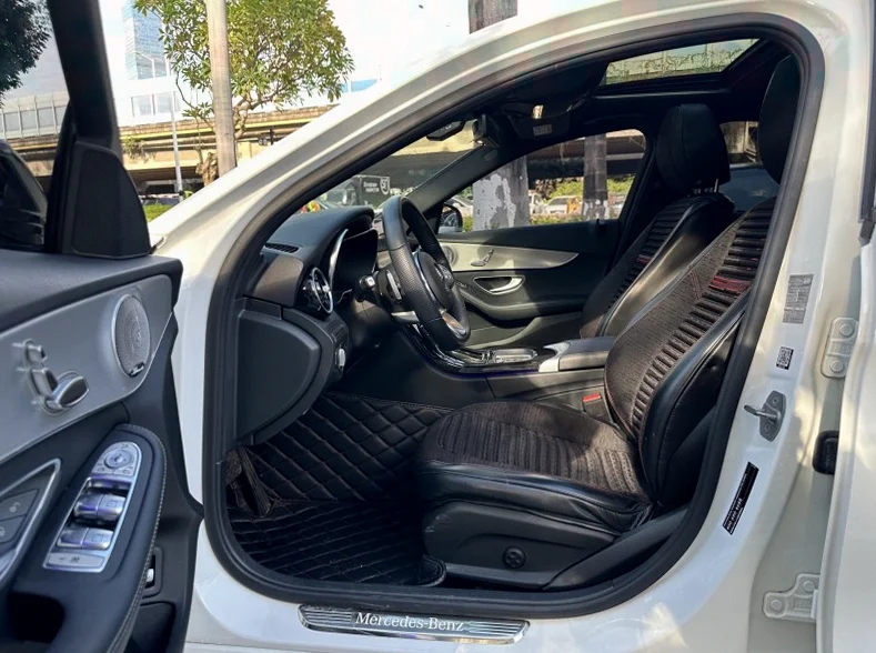 奔驰C 后面外观三