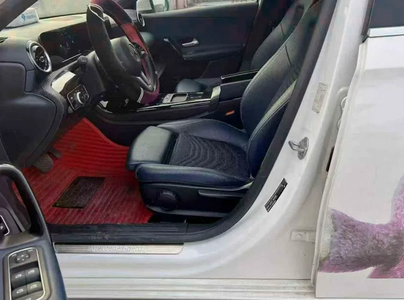 奔驰A 后面外观二