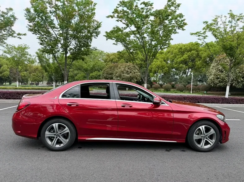 奔驰C 后面外观三