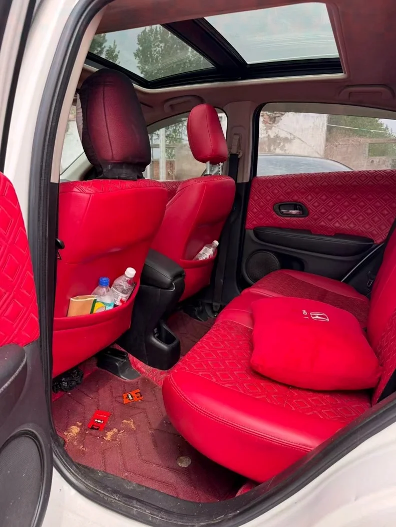 本田缤智 后面外观二