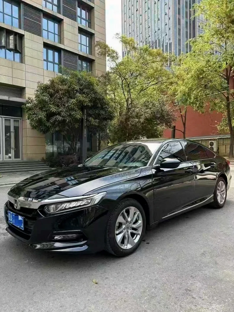 本田雅阁 正面外观三