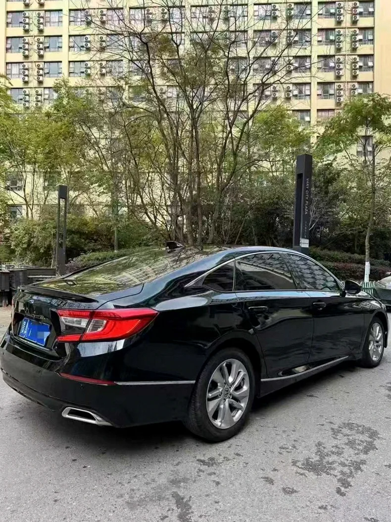 本田雅阁 驾驶室