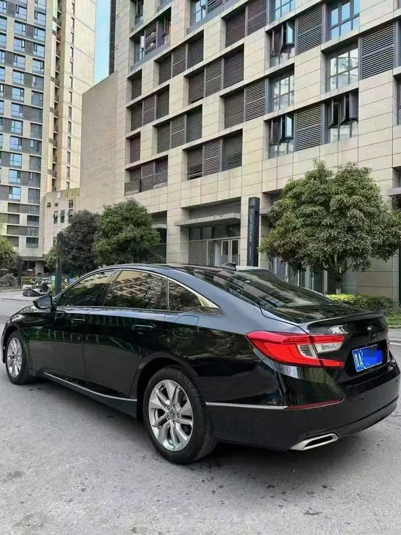 本田雅阁 内饰前排