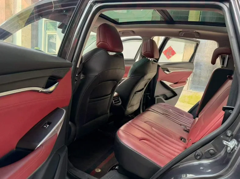 长安汽车CS75 内饰后排