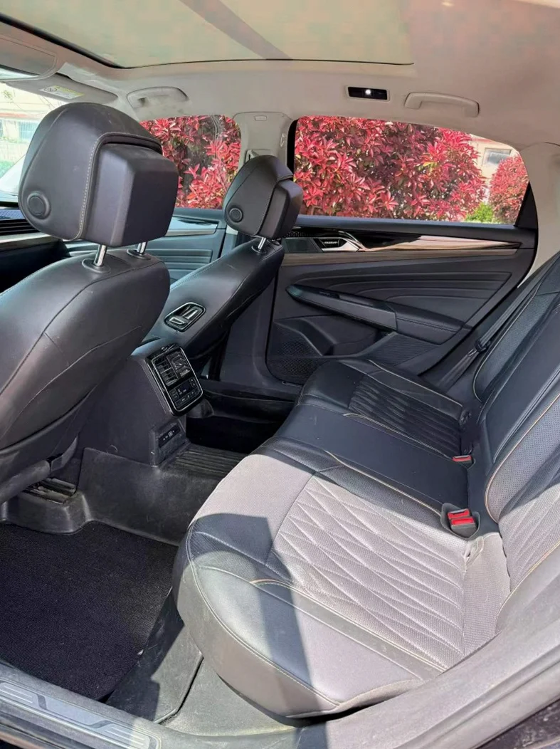 大众帕萨特 后面外观二