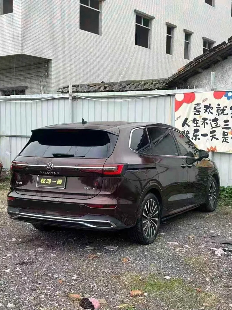 大众威然 后面外观二