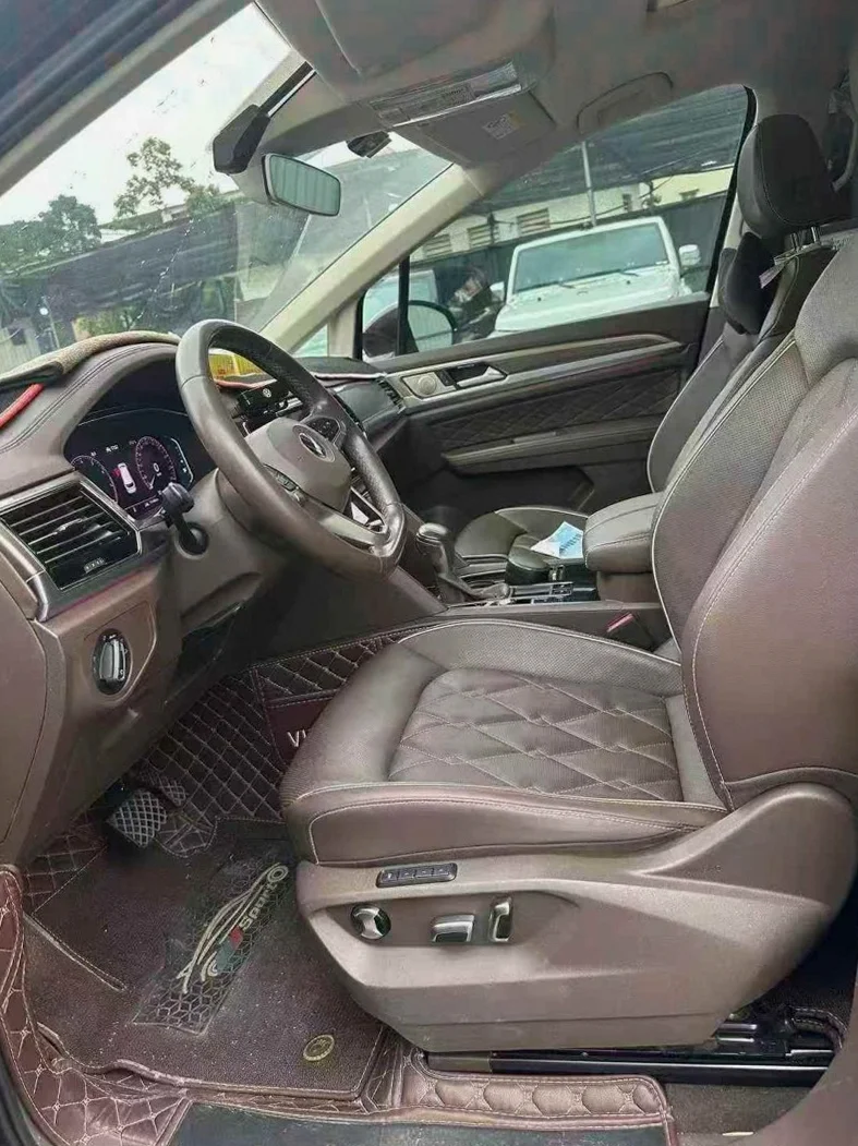 大众威然 后面外观三