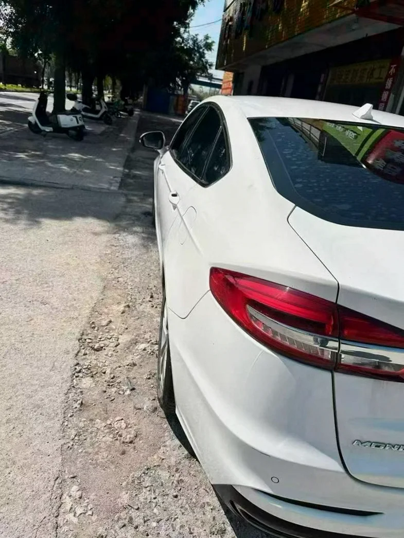 福特蒙迪欧 内饰前排