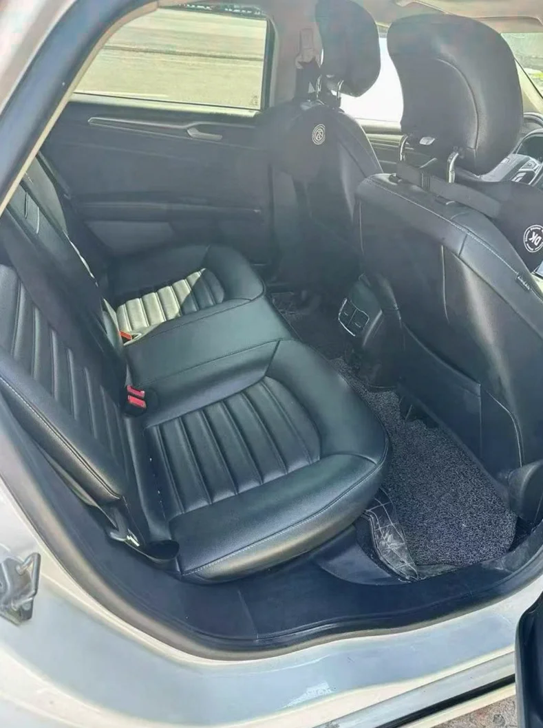 福特蒙迪欧 后面外观三