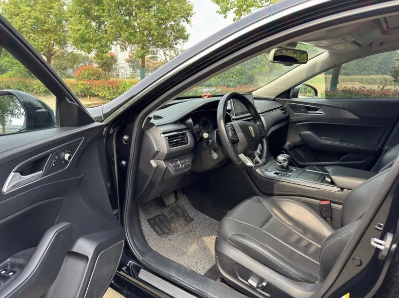 红旗H5 后面外观三