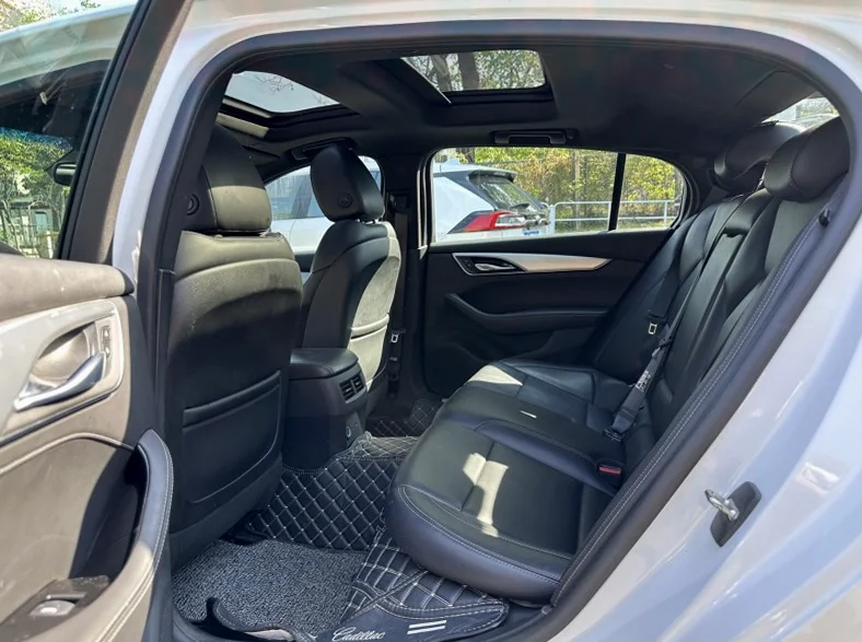 凯迪拉克CT5 后面外观二