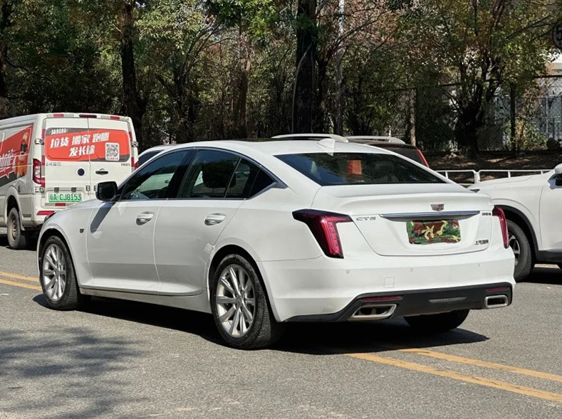 凯迪拉克CT5 内饰前排