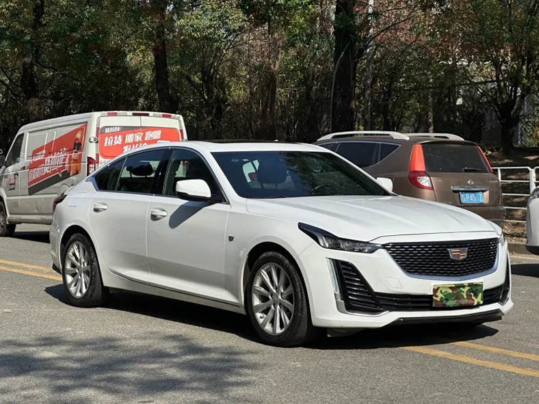 凯迪拉克CT5 正面外观二