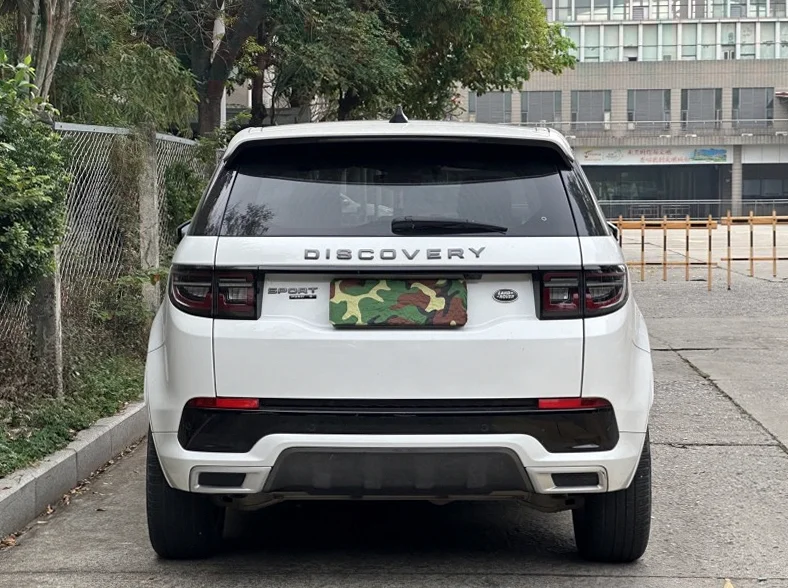 路虎发现神行 驾驶室