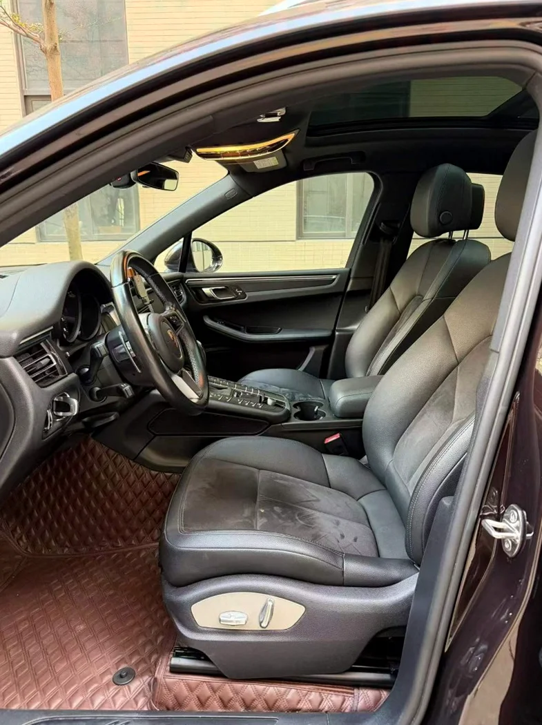 保时捷Macan 后面外观二