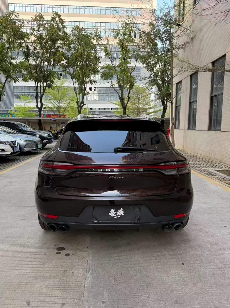 保时捷Macan 后面外观一
