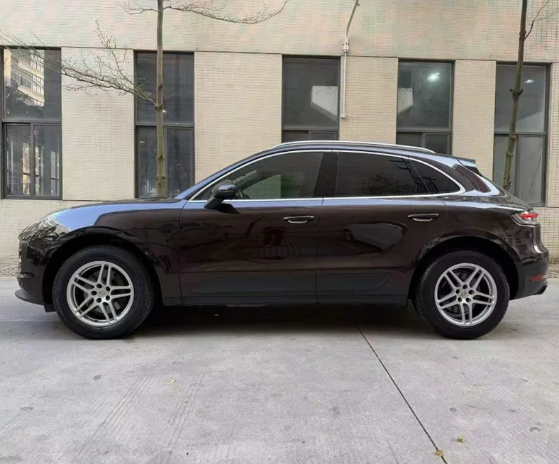 保时捷Macan 后面外观三