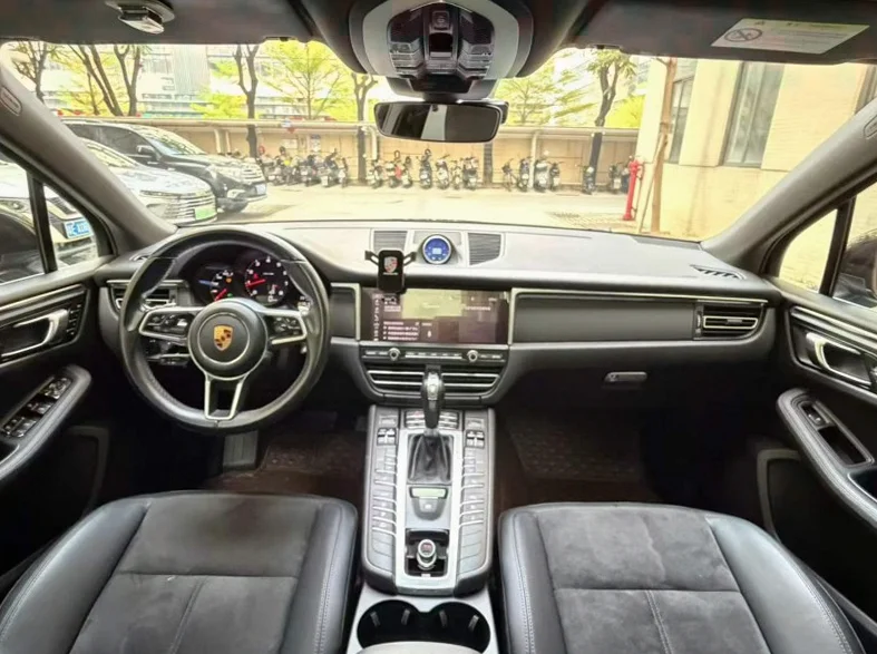 保时捷Macan 内饰后排
