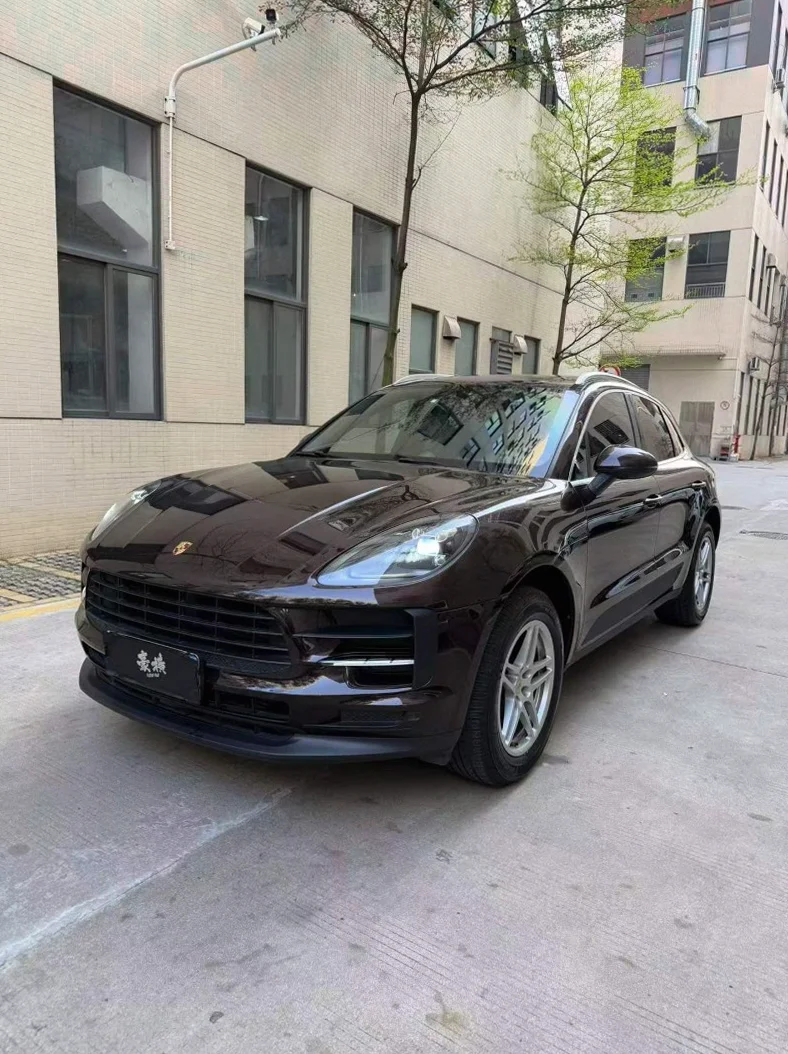 保时捷Macan 正面外观三