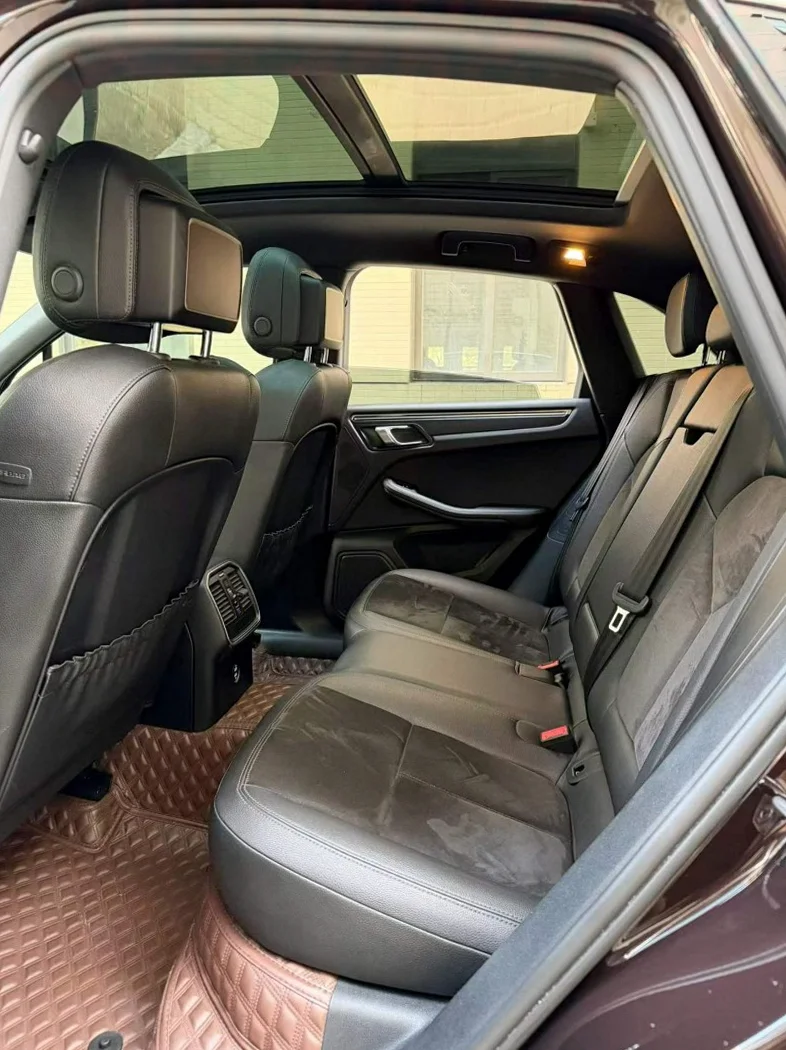 保时捷Macan 驾驶室