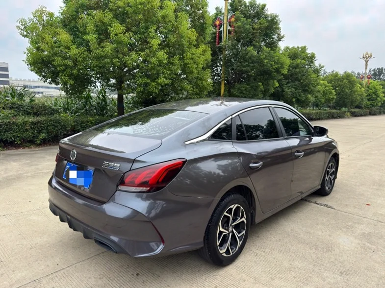 名爵5 后面外观一