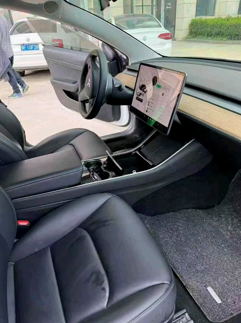 特斯拉MODEL 后面外观一