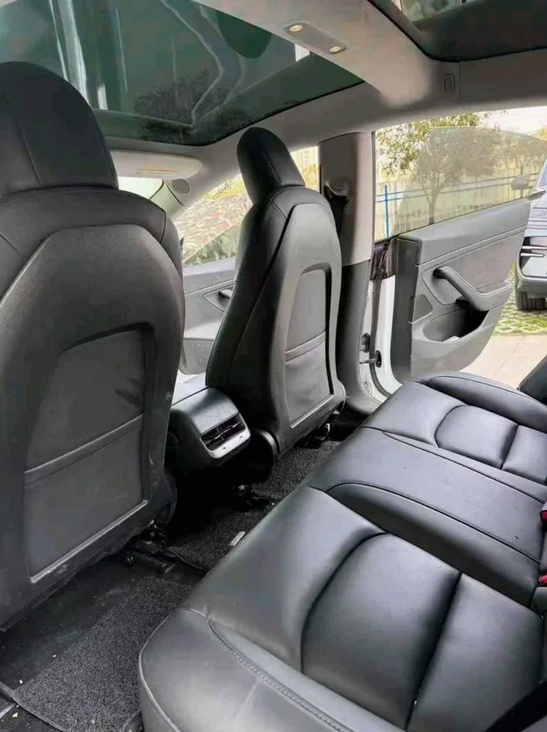 特斯拉MODEL 内饰后排