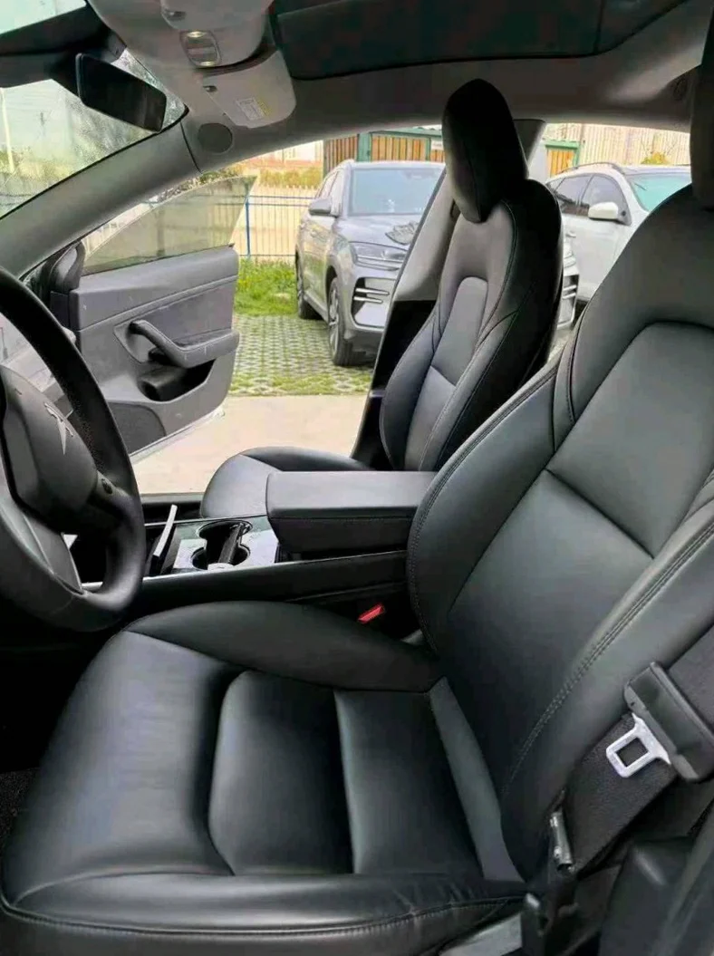 特斯拉MODEL 后面外观二