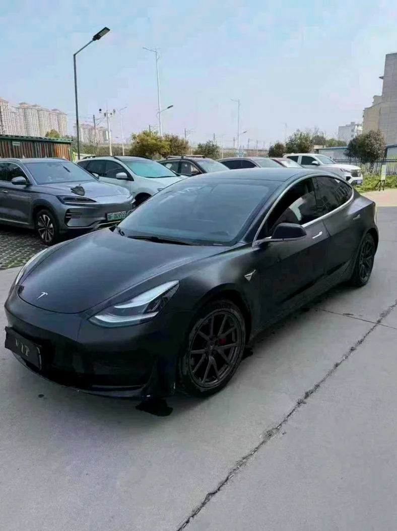 特斯拉MODEL 正面外观三