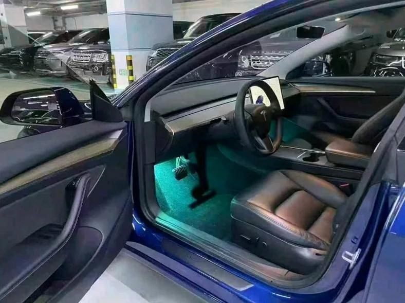 特斯拉MODEL 后面外观一