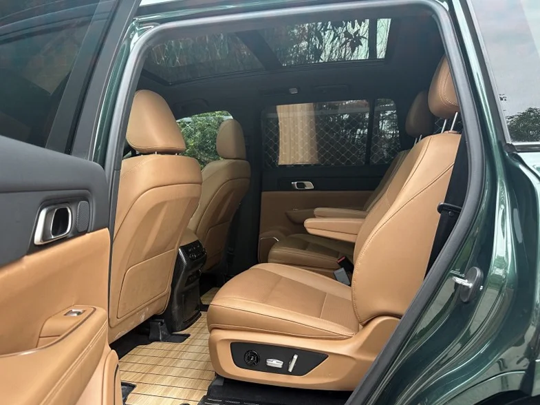 理想ONE 后面外观二