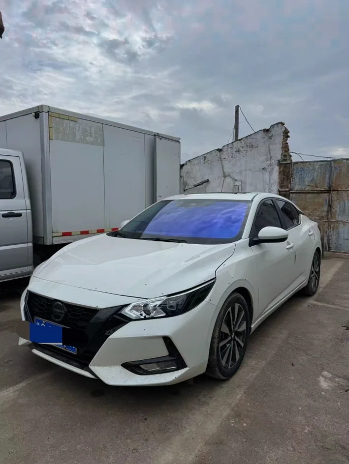 日产轩逸 正面外观二