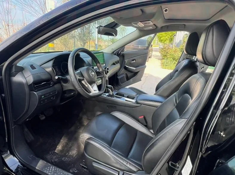 日产轩逸 后面外观一