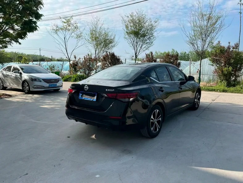 日产轩逸 内饰后排