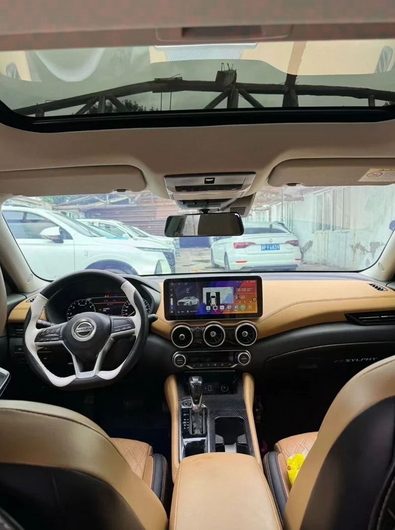 日产轩逸 内饰后排