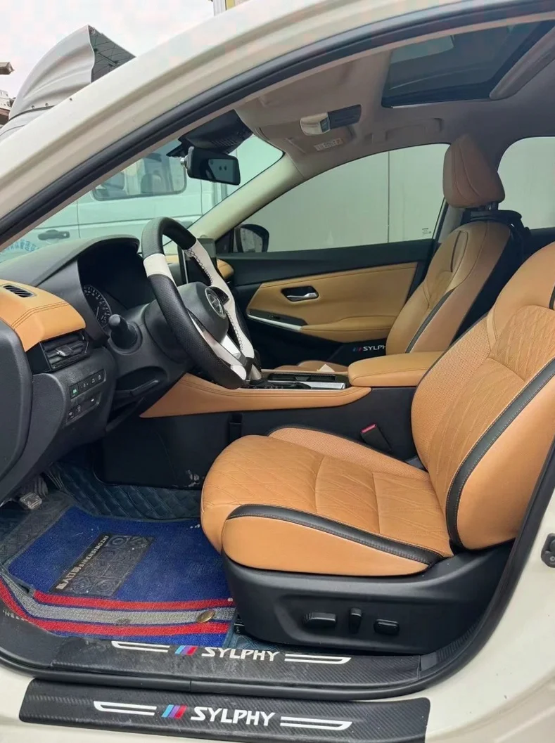 日产轩逸 内饰前排