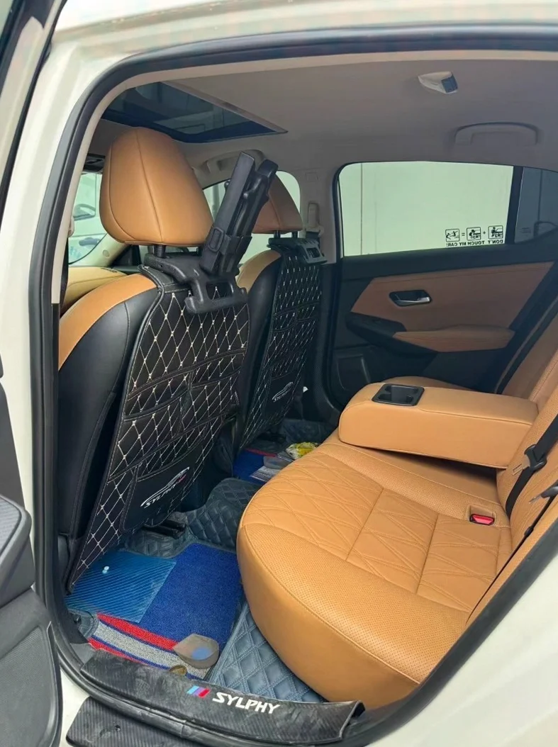 日产轩逸 驾驶室