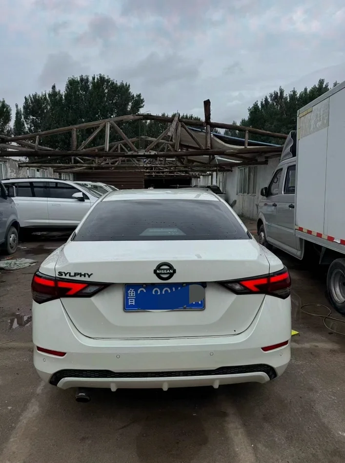 日产轩逸 后面外观二