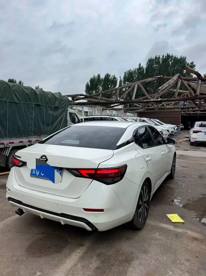 日产轩逸 后面外观三