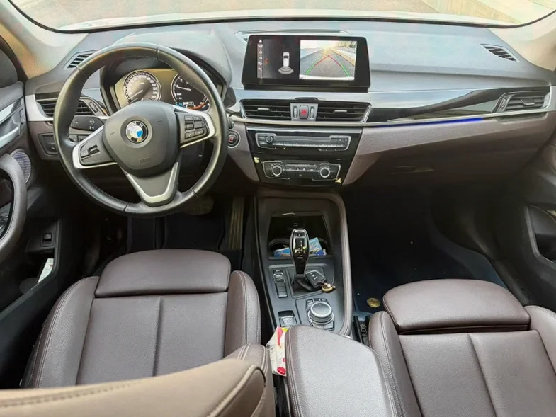 X1宝马 后面外观二