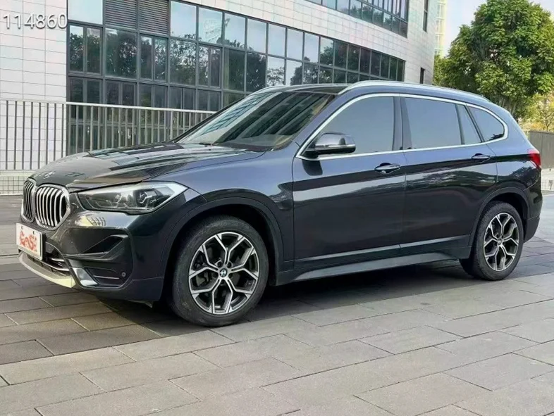 X1宝马 正面外观三