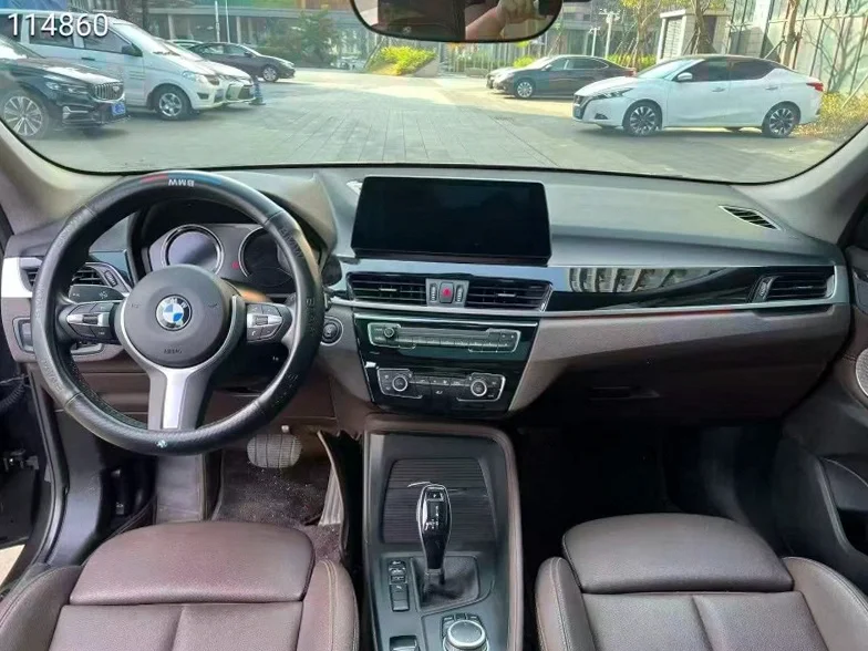 X1宝马 后面外观二