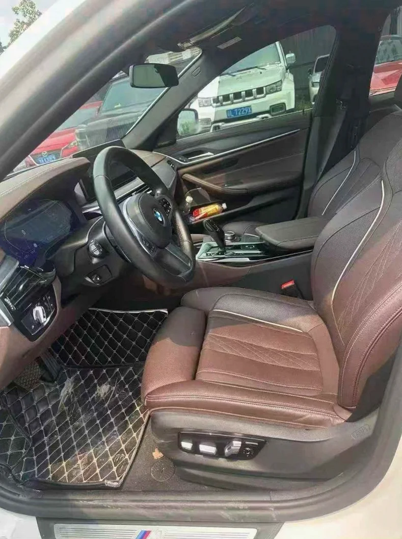 宝马5系 内饰后排