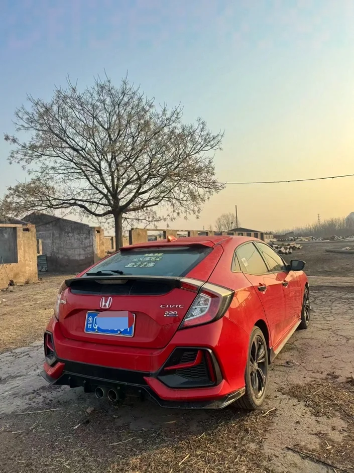 本田思域 后面外观一