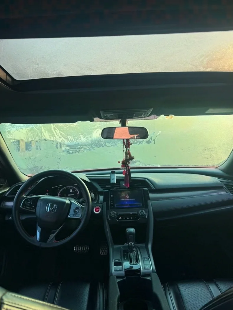 本田思域 驾驶室